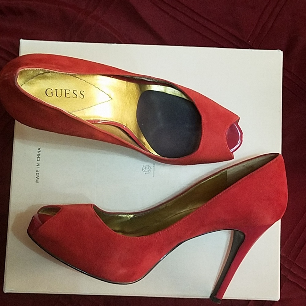GUESS RED SUEDE